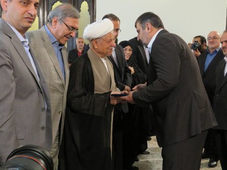 تقدیر آیت الله هاشمی رفسنجانی از رییس مرکز سامد استانداری خوزستان