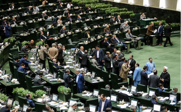 تضعیف شوراهای شهر از سوی نمایندگان مجلس و دولتی ها تضعیف شوراهای شهر از سوی نمایندگان مجلس و دولتی ها