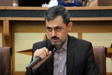 آقای استاندار؛ معیار، مبنا، تخصص و سوابق بخشداران قراردادی شما در واقع و عملا چه بود!؟ در حوزه روابط عمومی استانداری، هیچ فرد شایسته ای وجود نداشت که یک نفر را از شهرداری وارد کرده اید!؟ / اینکه در پاسخ به انتقادها بگویید بیایید جای من بنشینید با کدام یک از شعارهای دولت تدبیر و امید همخوانی دارد!؟