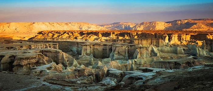 معرفی آثار تاریخی و جاذبه های گردشگری استان هرمزگان/دره ستاره ها، معبد هندوها، جنگل های حرا، ساحل نقره ای جزیره هنگام معرفی آثار تاریخی و جاذبه های گردشگری استان هرمزگان/دره ستاره ها، معبد هندوها، جنگل های حرا، ساحل نقره ای جزیره هنگام