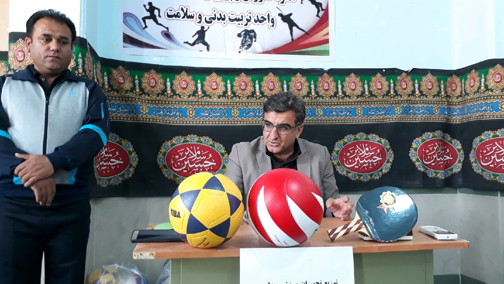تجهیز ۹۰ مدرسه شهرستان لنده به وسایل ورزشی در آستانه سال نو+تصاویر