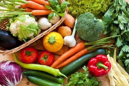 200 هکتار از فضای کشت سبزی و صیفی استان به محیط گلخانه انتقال یافت