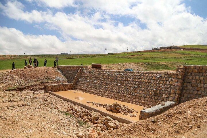 به منظور کاهش اثر سیلاب بندهای خاکی در حوزه کوه زر شهرستان دامغان احداث میشود به منظور کاهش اثر سیلاب بندهای خاکی در حوزه کوه زر شهرستان دامغان احداث میشود