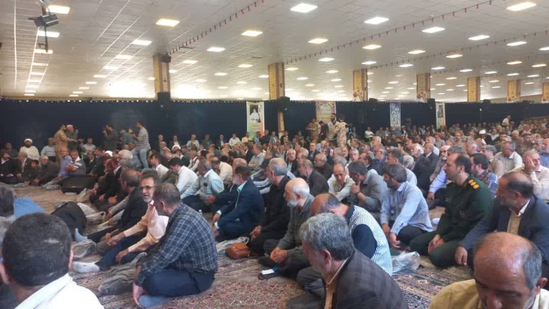 گردهمایی یادگاران هشت سال دفاع مقدس با حضور پر شور جامعه ایثارگران استان البرز برگزارشد