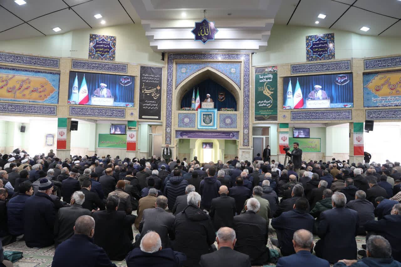 مطالبات اقتصادی مردم را باید برطرف کرد / نفس مفسد اقتصادی را باید قطع کرد