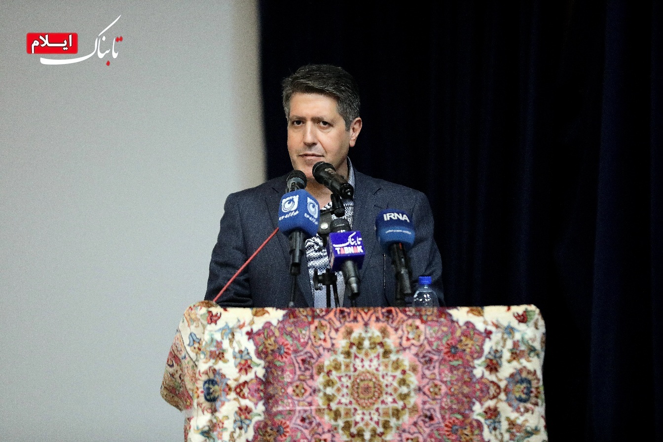 سالانه ۲۸۰۰ مترمربع فرش دستباف در ایلام تولید می شود سالانه ۲۸۰۰ مترمربع فرش دستباف در ایلام تولید می شود