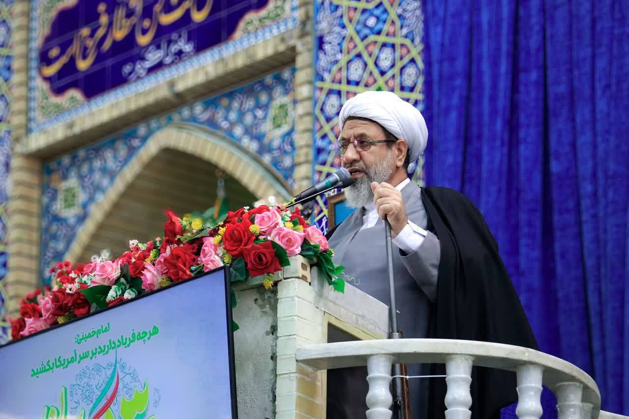 امام جمعه کرمان: شعارهای جهانی انقلاب اسلامی تحول آفرين بوده اند امام جمعه کرمان: شعارهای جهانی انقلاب اسلامی تحول آفرين بوده اند