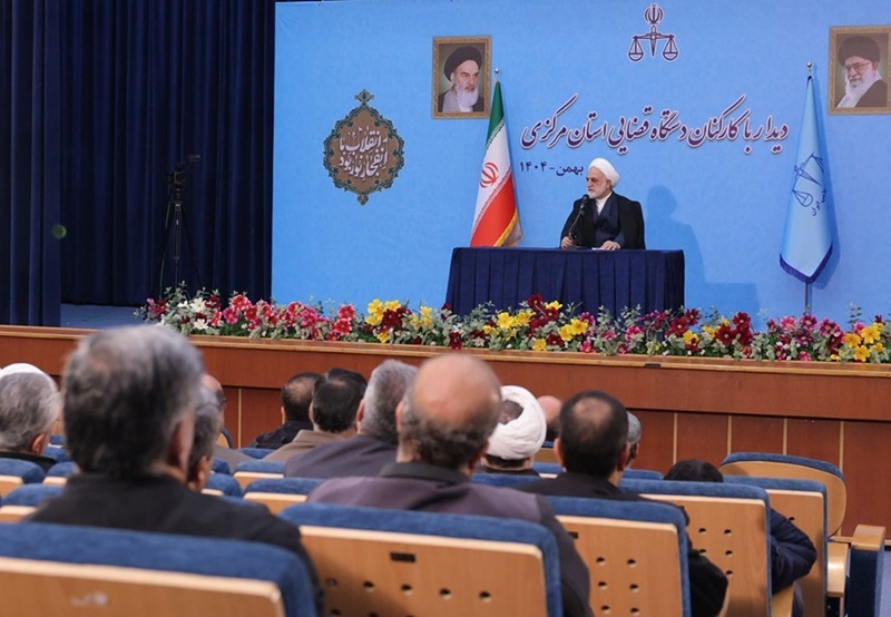 بیانیه‌دهندگان علیه انقلاب افرادی بیچاره و مفلوک هستند/ در فتنه اخیر خشونت به سطح بی‌سابقه‌ای رسید!
