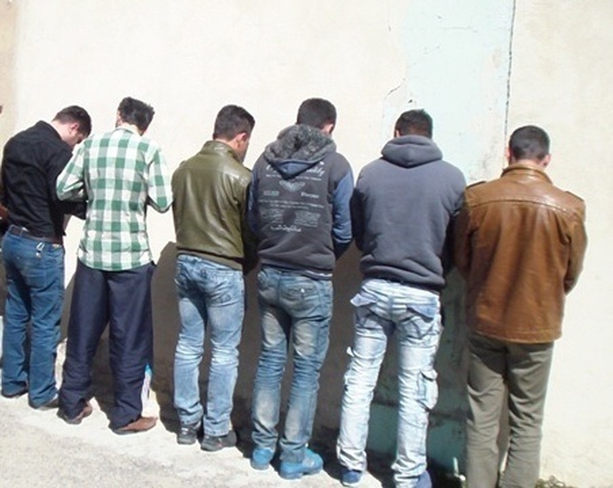 دستگیری ۱۷ عامل اقدامات خرابکارانه، آتش سوزی و حمله به مقرهای نظامی در لرستان دستگیری ۱۷ عامل اقدامات خرابکارانه، آتش سوزی و حمله به مقرهای نظامی در لرستان