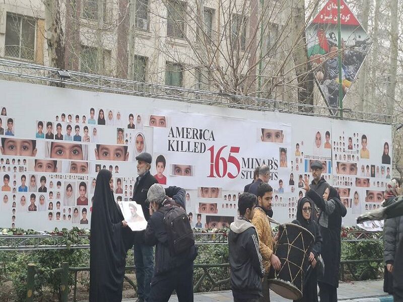 پیگیری جنایت جنگی در مدرسه میناب از طریق مراجع بینالمللی/ «محمدرضا گلزار» برای بازسازی مدرسه پیشقدم شد پیگیری جنایت جنگی در مدرسه میناب از طریق مراجع بینالمللی/ «محمدرضا گلزار» برای بازسازی مدرسه پیشقدم شد