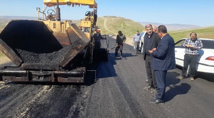 آغاز عملیات آسفالت ریزی کمربندی گرمی