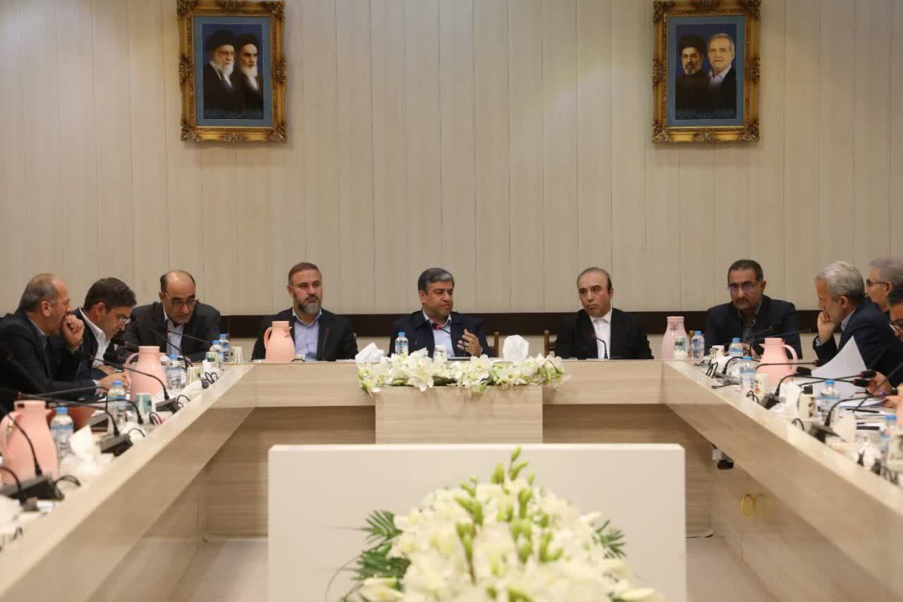مدیریت بازار و تأمین نیازمندیهای مردم اولویت اصلی دولت است مدیریت بازار و تأمین نیازمندیهای مردم اولویت اصلی دولت است