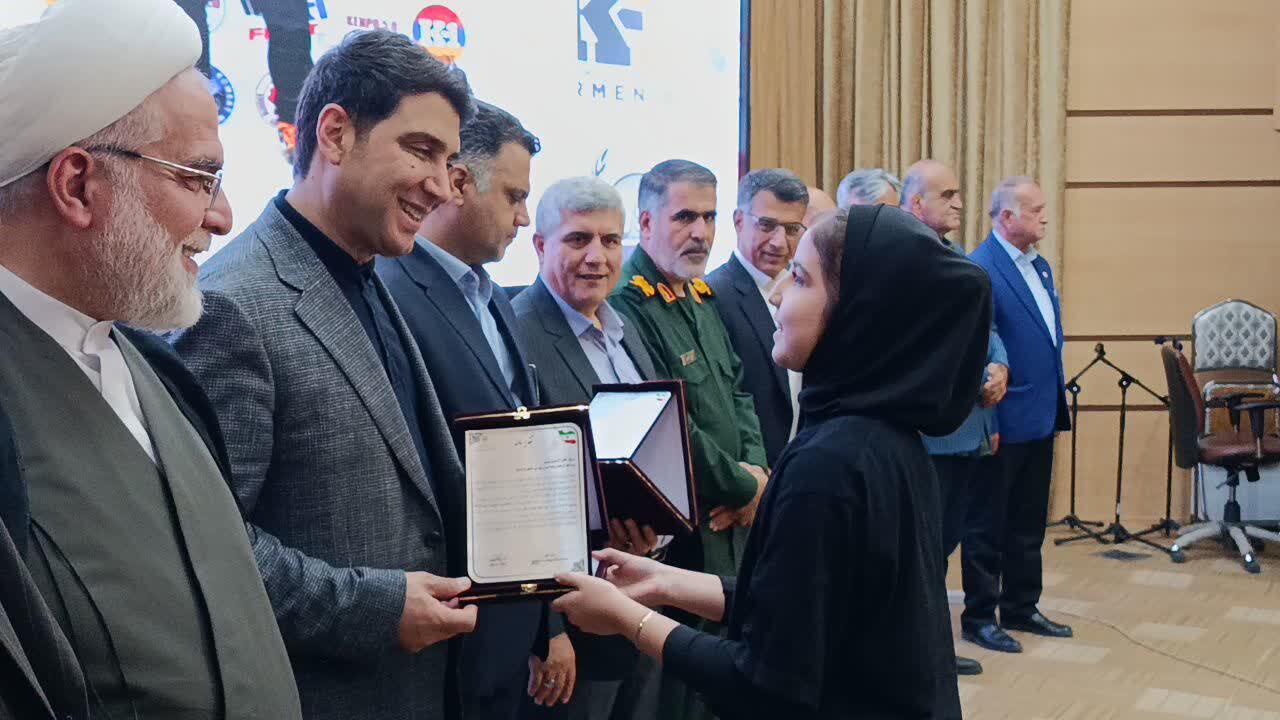 تجلیل از قهرمانان ورزش کردستان/ مدال‌آوران، مربیان و داوران بین‌المللی مورد تقدیر قرار گرفتند + تصاویر