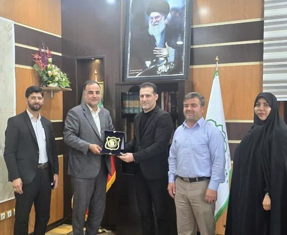 دیدار رئیس فدراسیون جودو با شهردار محمدیه/ شهرداری حمایت از ورزش های قهرمانی را اولویت خود می‌داند