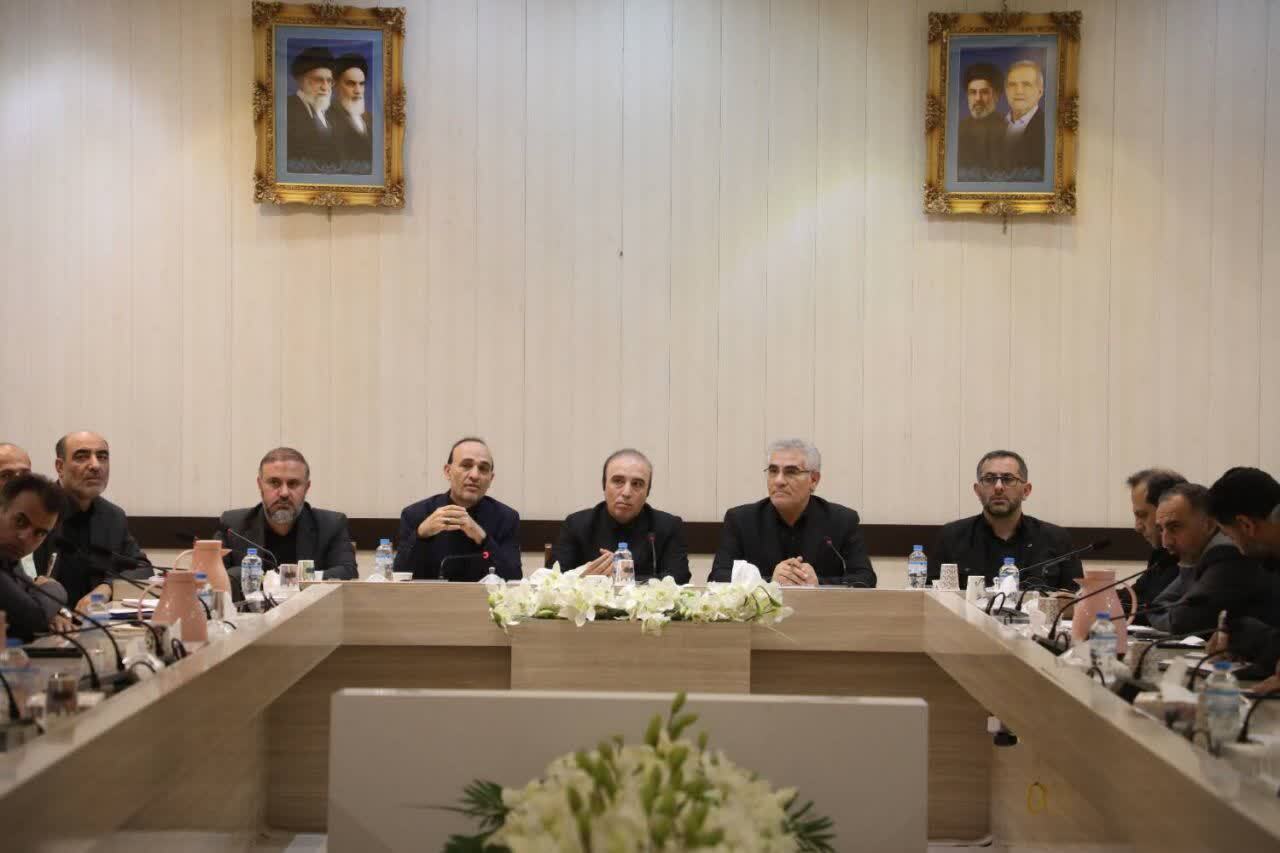 ۳۰۰ میلیون دلار سهمیه واردات کالا برای اردبیل تخصیص یافت/ اردبیل در میان ۵ استان برتر توزیع و تامین کالا در جنگ رمضان ۳۰۰ میلیون دلار سهمیه واردات کالا برای اردبیل تخصیص یافت/ اردبیل در میان ۵ استان برتر توزیع و تامین کالا در جنگ رمضان