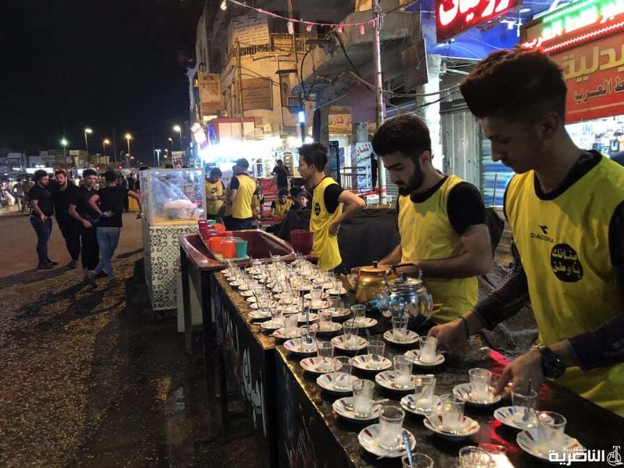حضور بیش از ۱۵۰ خادم در ورودی شهر کرمان جهت ارائه خدمات به عزاداران مراسم تشییع حضور بیش از ۱۵۰ خادم در ورودی شهر کرمان جهت ارائه خدمات به عزاداران مراسم تشییع