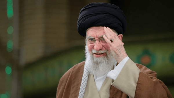 خداحافظ عزیزترین ایران / بدرقه‌ی مسافر بهشت بر دستان و چشم‌های بارانی قم