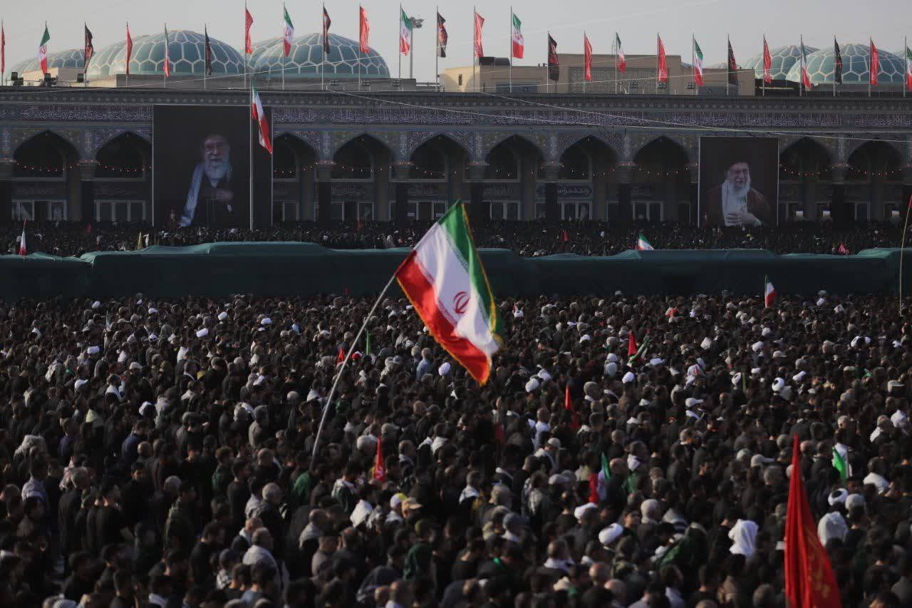 قیامت مردم در آخرین حضور رهبری در قم/ از جمکران تا حرم؛ جمعیتی که بیپایان است قیامت مردم در آخرین حضور رهبری در قم/ از جمکران تا حرم؛ جمعیتی که بیپایان است