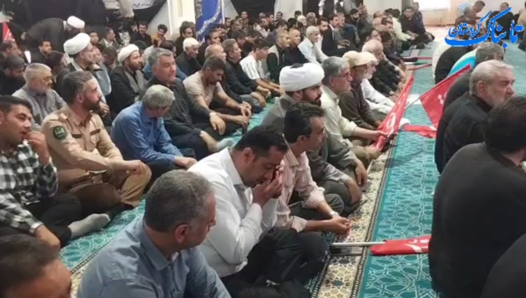قروه در سوگ و حماسه؛ مردم خونخواهی رهبر شهید انقلاب را فریاد زدند + فیلم