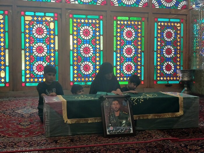 پیکر شهید مدافع میهن «محمدناصر دلیرور» در اکبرآباد کوار تشییع و به خاک سپرده شد