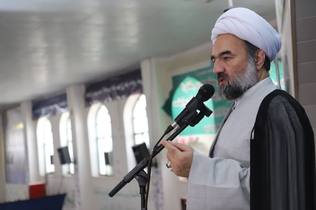 تکیه بر قدرت ملت و وعدههای الهی، راه عبور از فشارها تکیه بر قدرت ملت و وعدههای الهی، راه عبور از فشارها