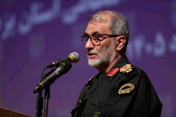 فرمانده انتظامی یزد معرفی شد/ تأکید فراجا بر تغییر راهبرد پلیس در برابر تهدید‌های نوین+ تصاویر