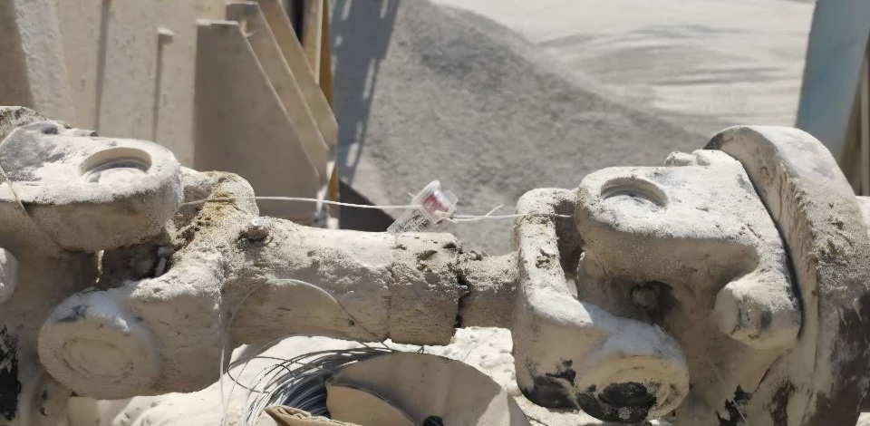 پلمب سنگ شکن متخلف بدره به دستور دادستانی پلمب سنگ شکن متخلف بدره به دستور دادستانی