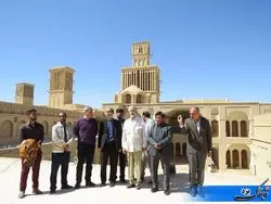 عضو مجمع تشخیص مصلحت نظام از آثار تاریخی و طبیعی ابرکوه دیدن کرد