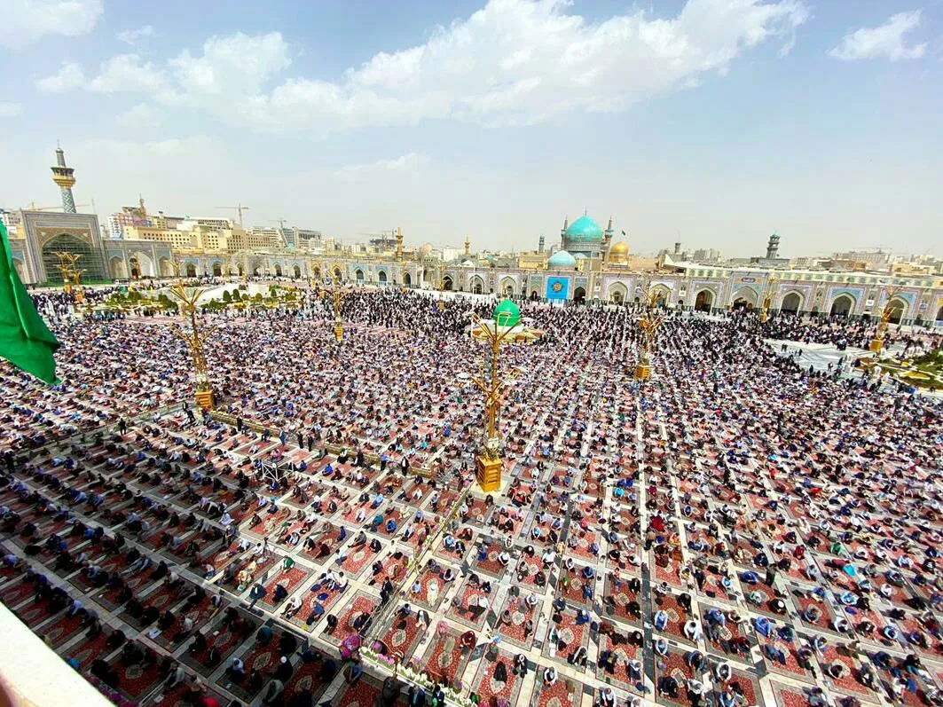 چرخ سانتریفیوژ و چرخ زندگی مردم در صف مرغ و روغن می چرخند