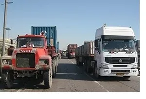 گلایه کامیون داران بندر امام از شرایط موجود و وعده مسئولان برای بهبود شرایط