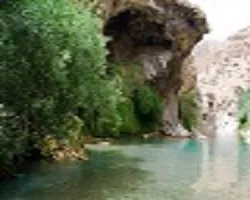 نجات سه گرفتار در آب ملخ