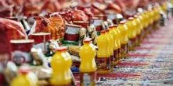 اهدای ۵۰۰ بسته معیشتی به زلزله‌زدگان خوی