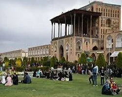 راهنمایی مسافران برای خروج از اصفهان از سوی گشت های ویژه کرونا