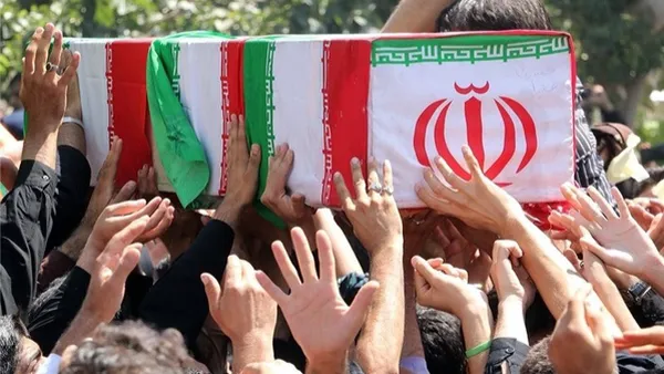 پیگیری جنایت جنگی در مدرسه میناب از طریق مراجع بین‌المللی/ «محمدرضا گلزار» برای بازسازی مدرسه پیشقدم شد