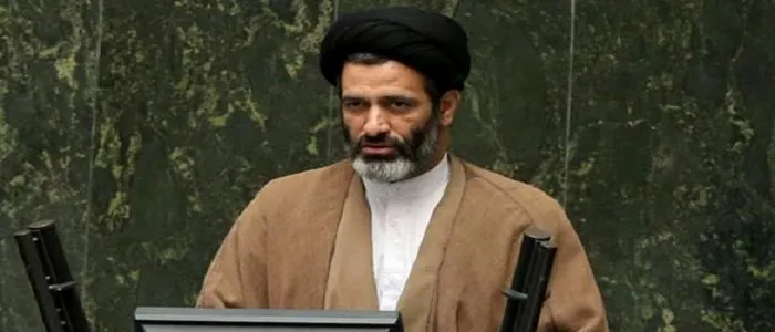 مروجان یأس و ناامیدی در جامعه خائن به نظام و انقلاب هستند