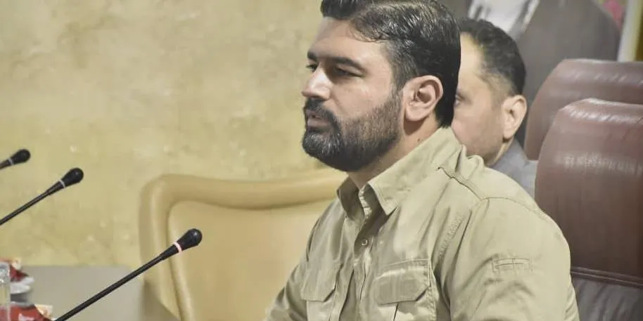 عمليات بازگشايي خيابان ها اطراف متروپل آغاز شد
