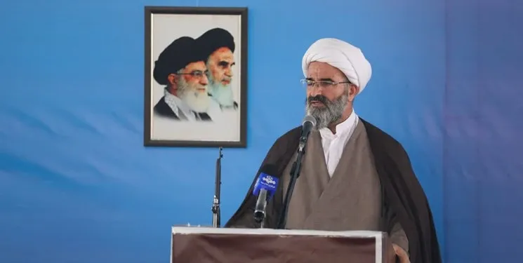 امام جمعه سمنان: تشییع پرشور شهدا روحیه انقلابی را به جامعه تزریق کرد