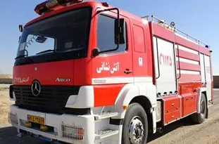 تریلر حامل بار گوگرد در محور سمنان-دامغان آتش گرفت/ حریق پس از یک ساعت خاموش شد