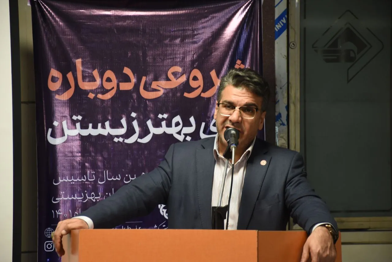 افتتاح اولین نمایشگاه دائمی آثار مددجویان در چهار ایستگاه متروی مشهد