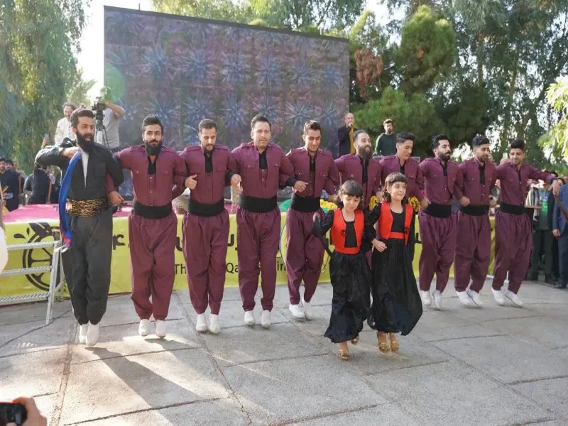 میراث فرهنگی یا میراث رقاصی/ هتک حرمت به اهل‌بیت در حضور فرماندار قصر شیرین