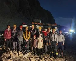 نجات اعضای خانواده گرفتار در کوه نخودی