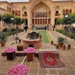 تکمیل ظرفیت اقامت دائم کاشان در آستانه فصل گلاب‌گیری
