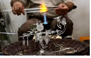 صنایع دستی شیشه در شهرستان ایذه احیاء می شود